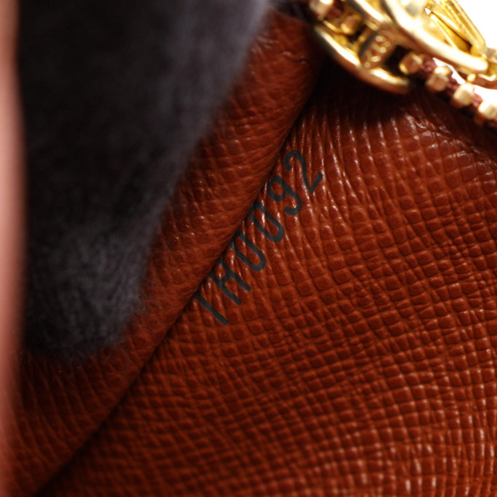 LOUIS VUITTON Pochette Monnaie · Monogram