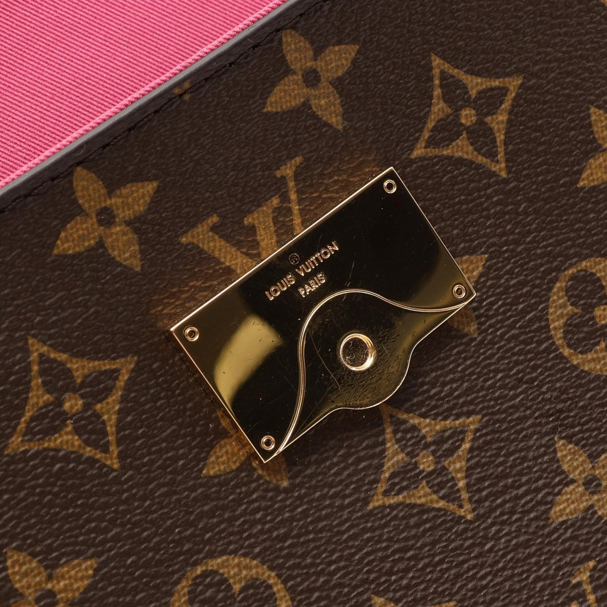 Louis Vuitton Cluny BB · Monogram Rose