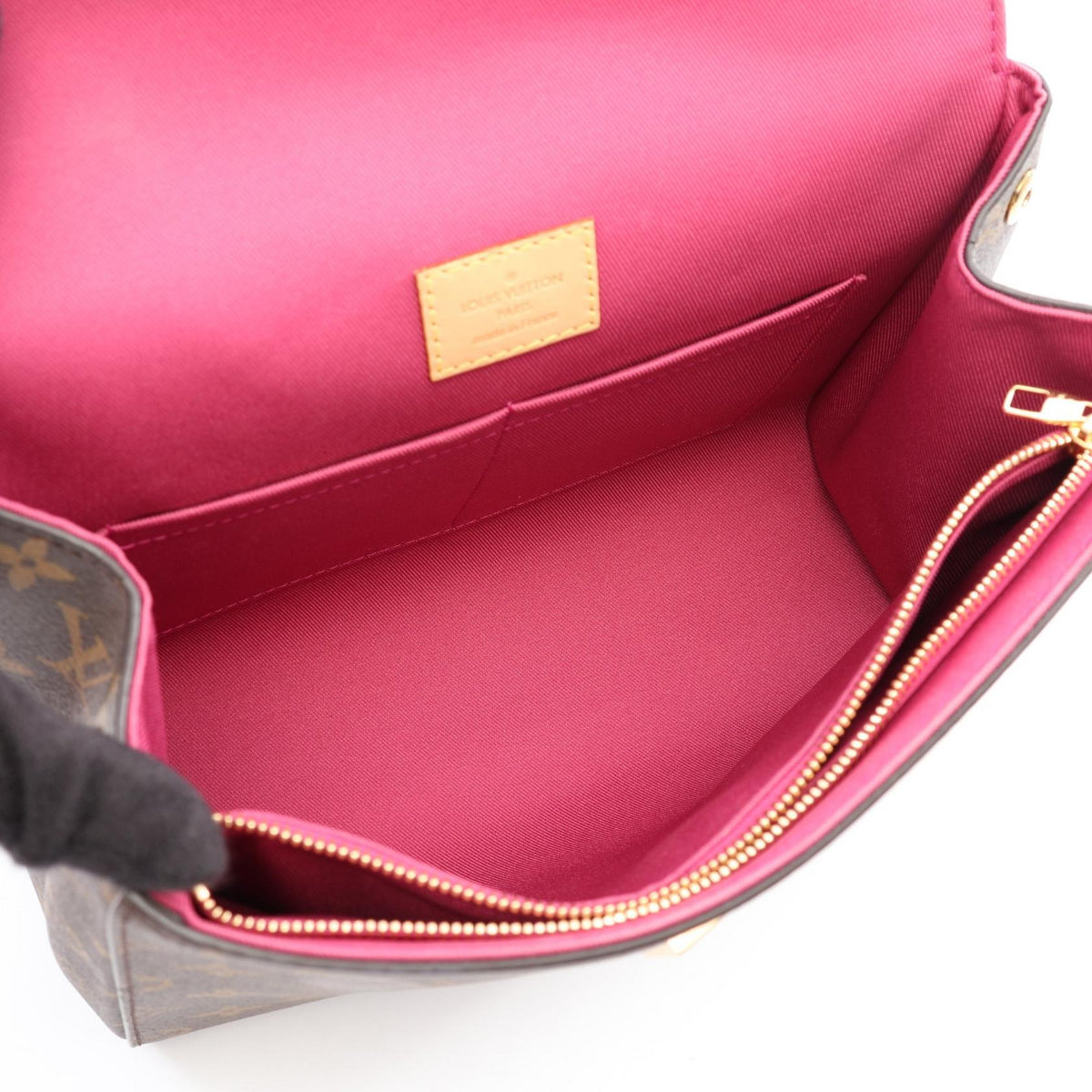 Louis Vuitton Cluny BB · Monogram Rose