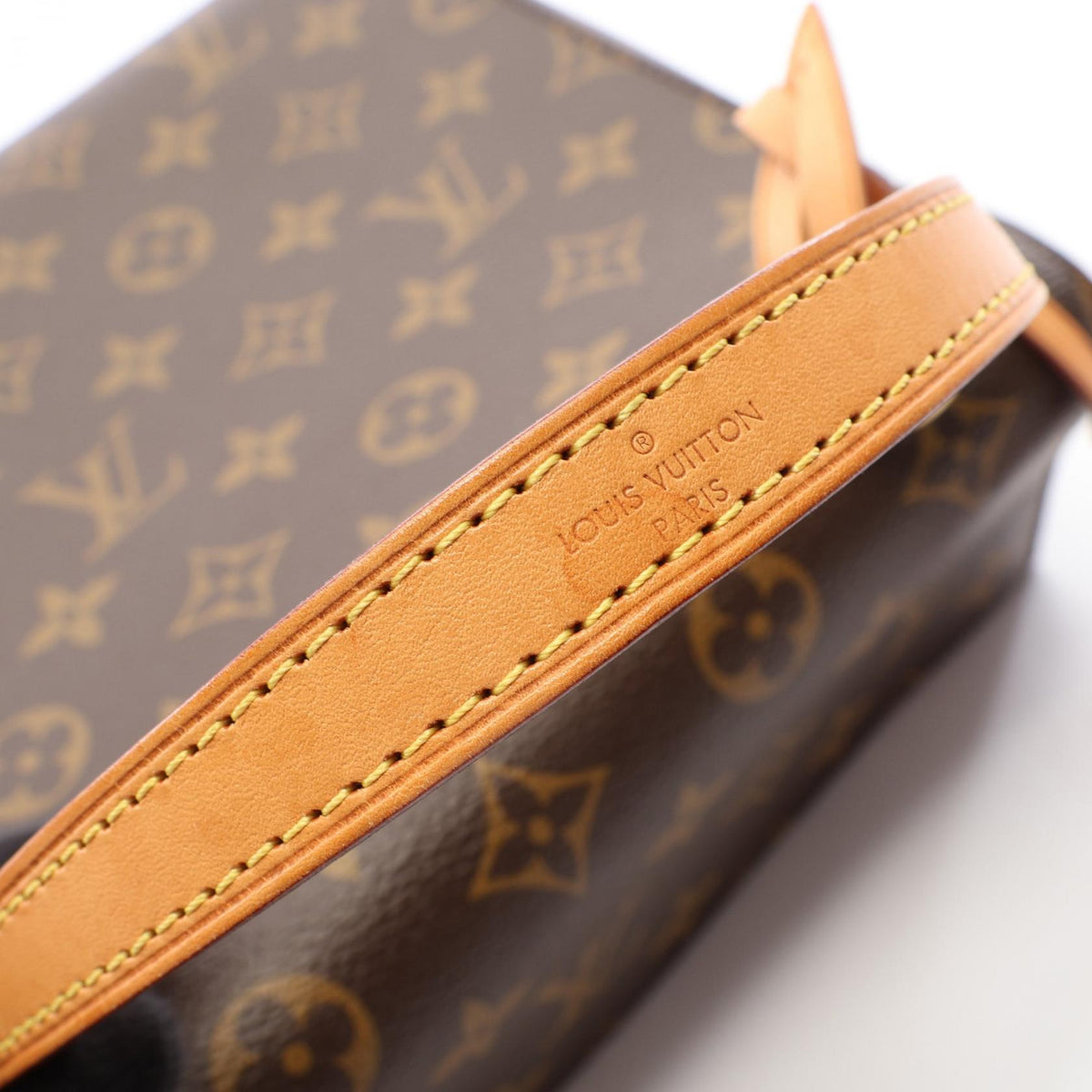Louis Vuitton Cluny BB · Monogram Rose