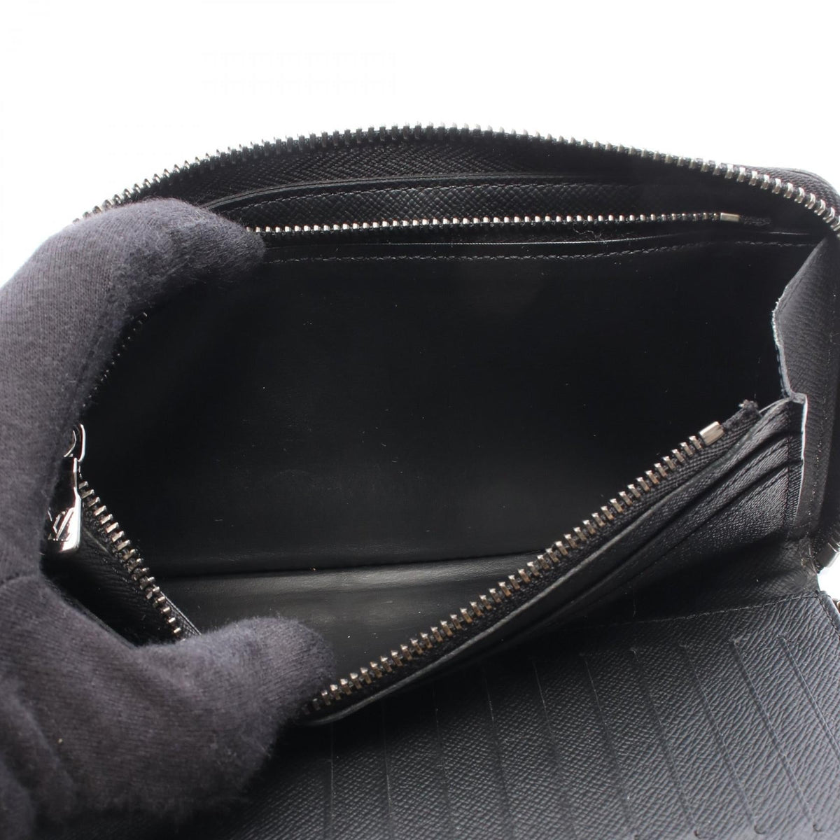 Louis Vuitton · Monogram Eclipse · Zippy