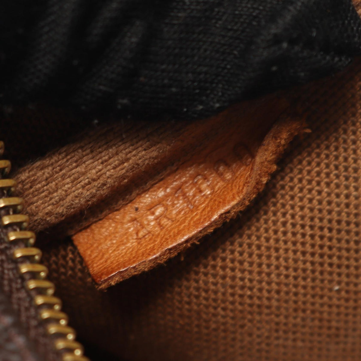 Louis Vuitton Pochette Accessoires · Monogram