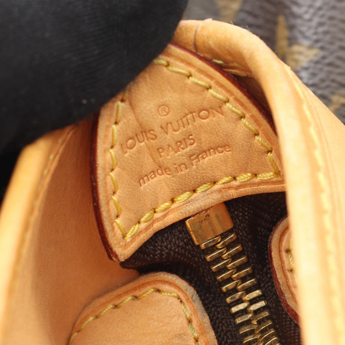 Louis Vuitton Boeshi MM · Monogram Canvas