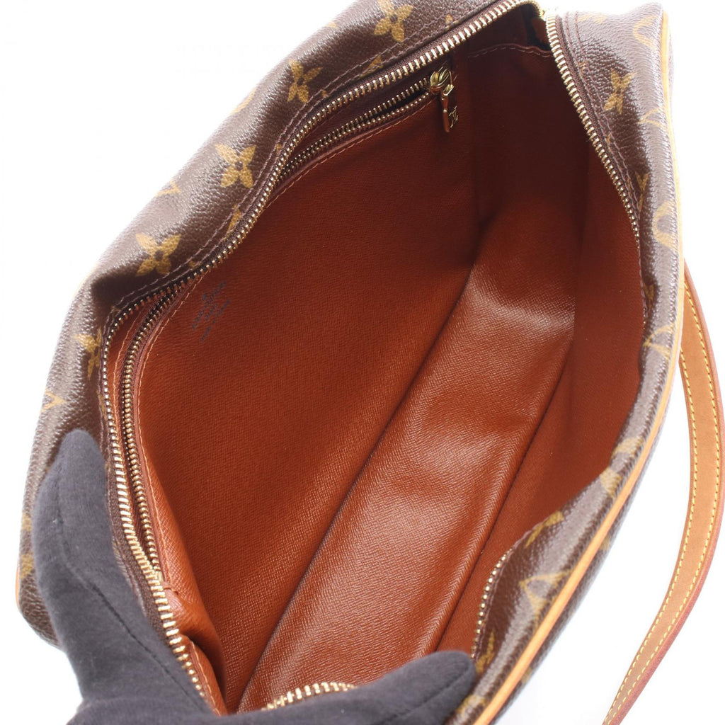 LOUIS VUITTON Trocadero 30 · Monogram