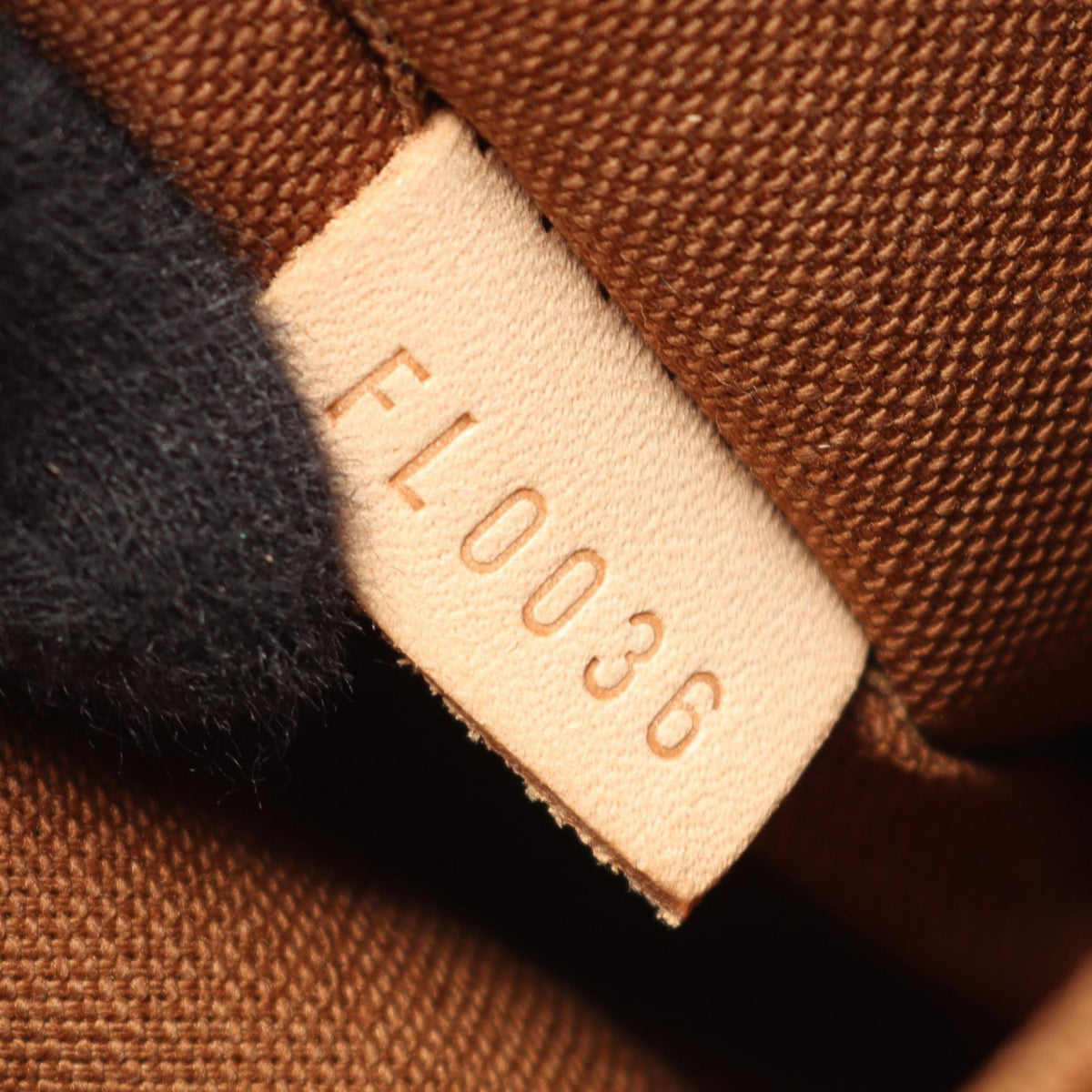Louis Vuitton Lockit · Monogram
