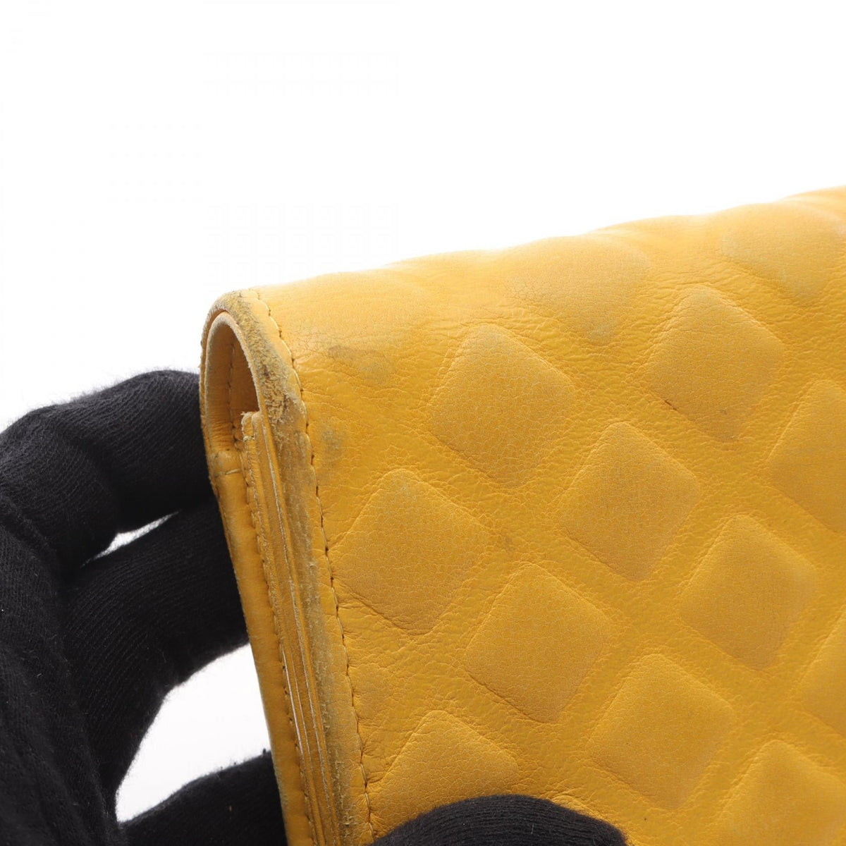 CHANEL Matelassé · Bifold Wallet