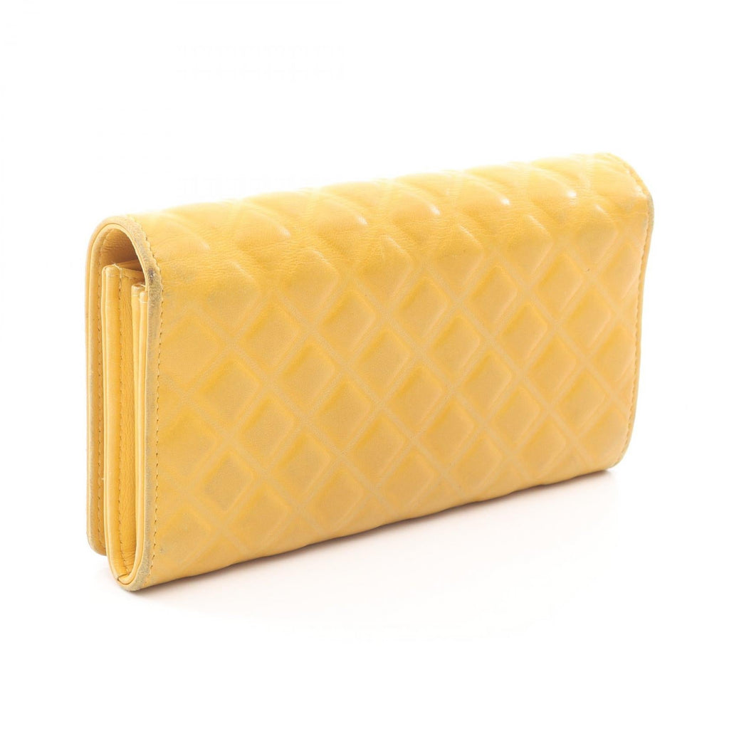 CHANEL Matelassé · Bifold Wallet