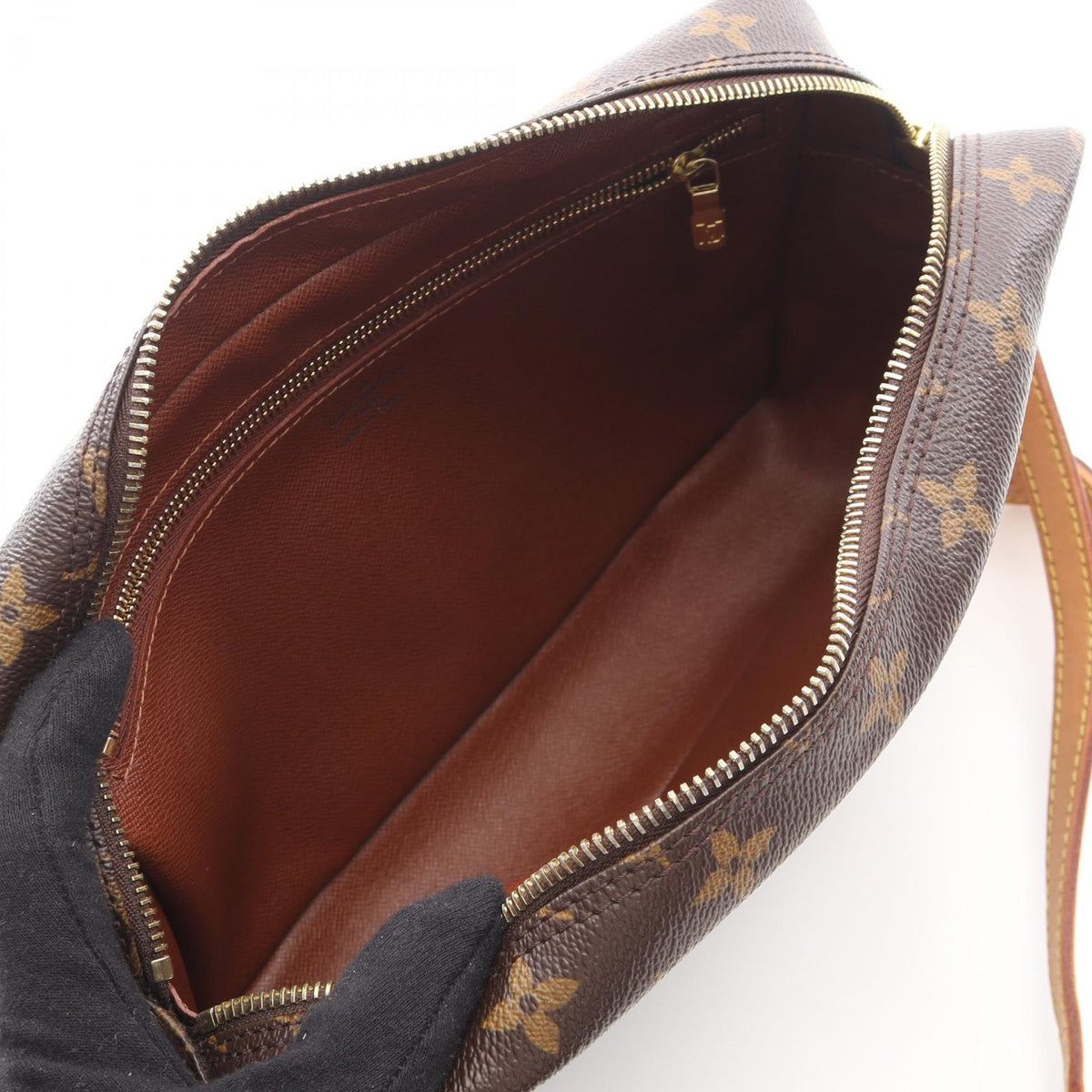 Louis Vuitton Trocadero 27 · Monogram Canvas