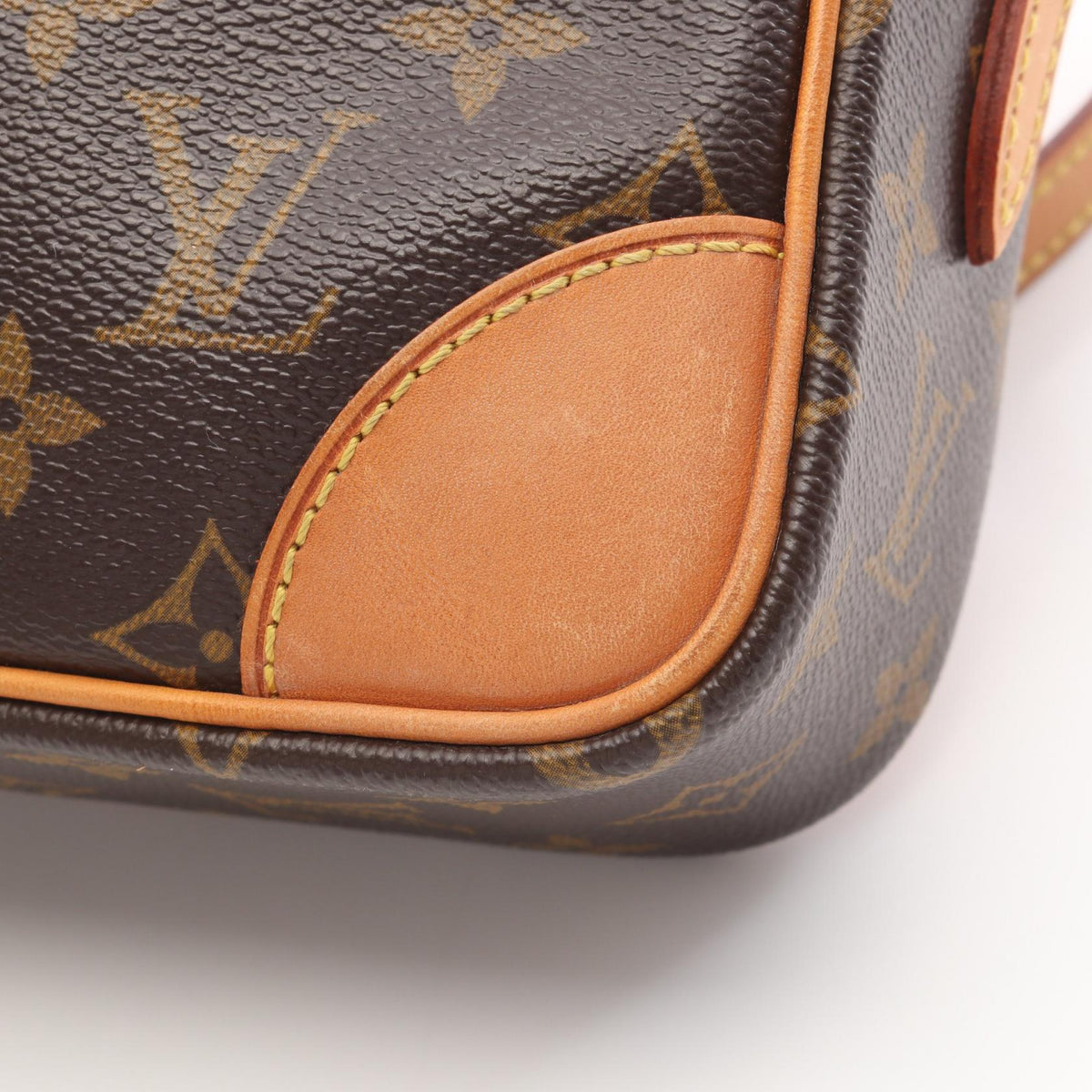 Louis Vuitton Trocadero 27 · Monogram Canvas