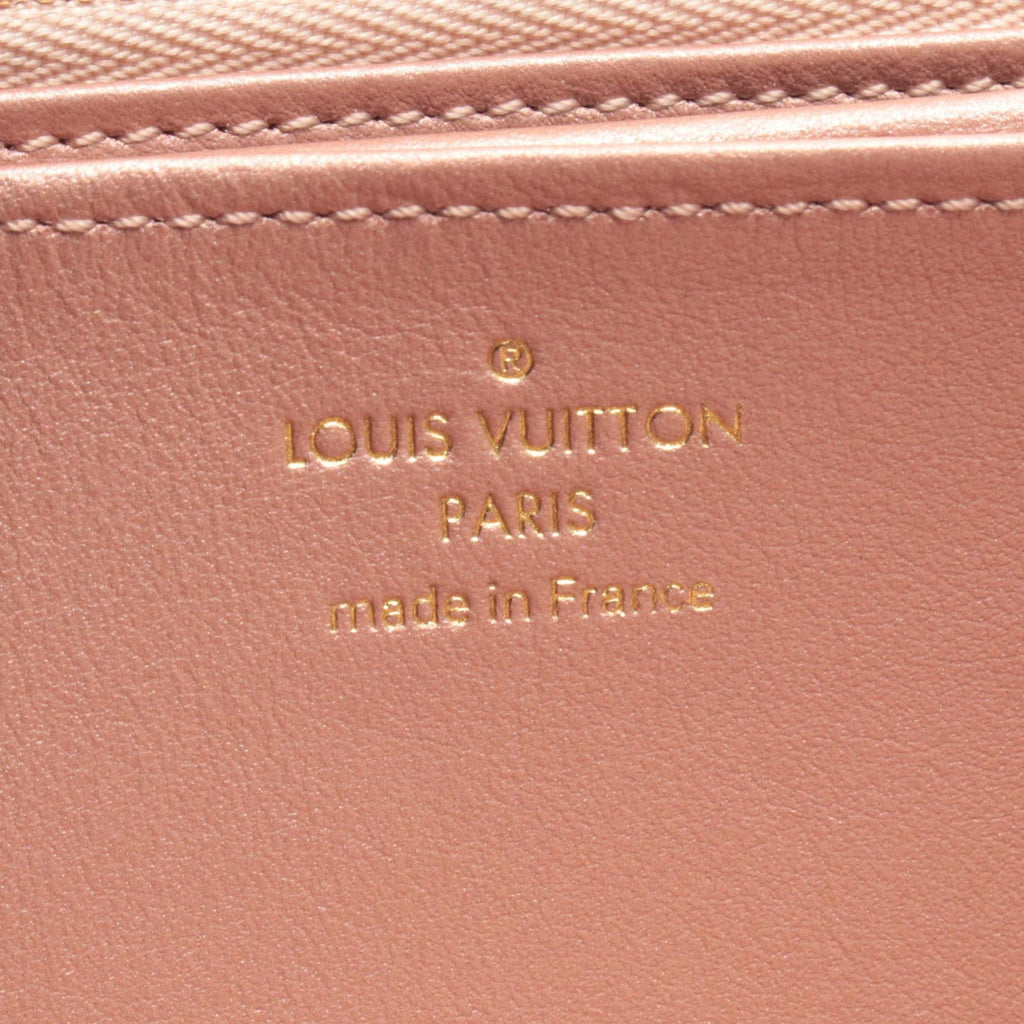 Louis Vuitton Coussin · Monogram Embossed