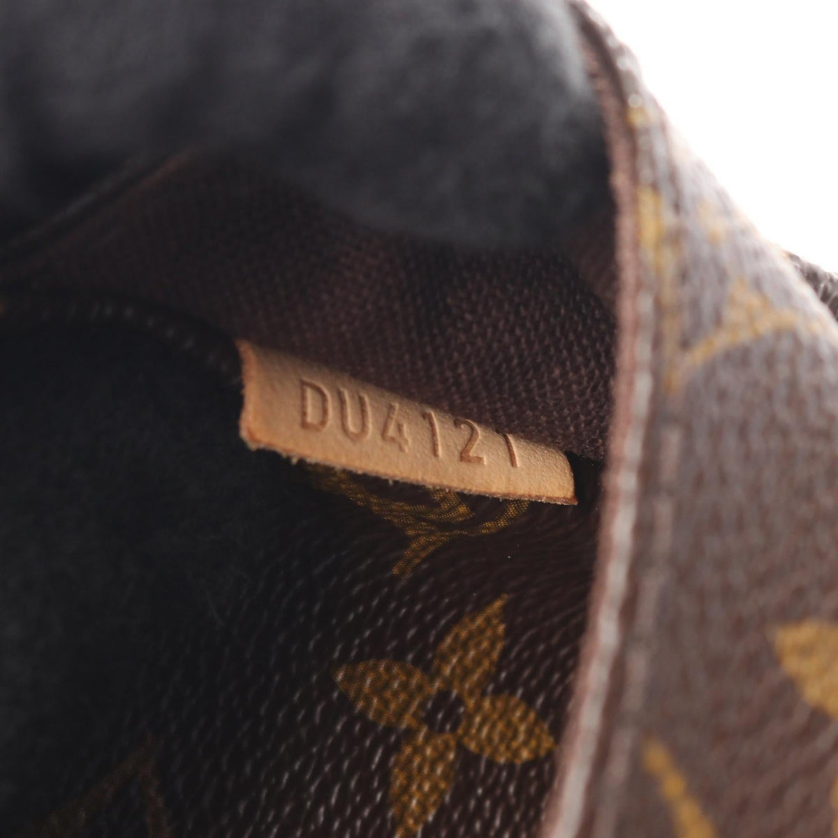 Louis Vuitton Menilmontant PM · Monogram