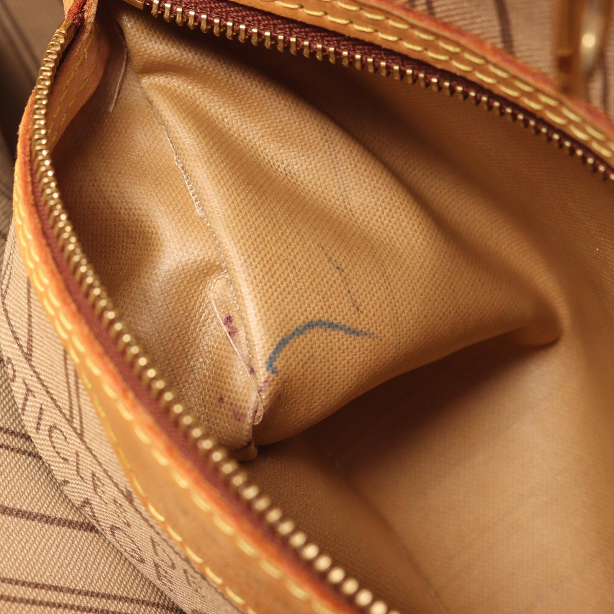 Louis Vuitton Neverfull PM · Monogram Canvas