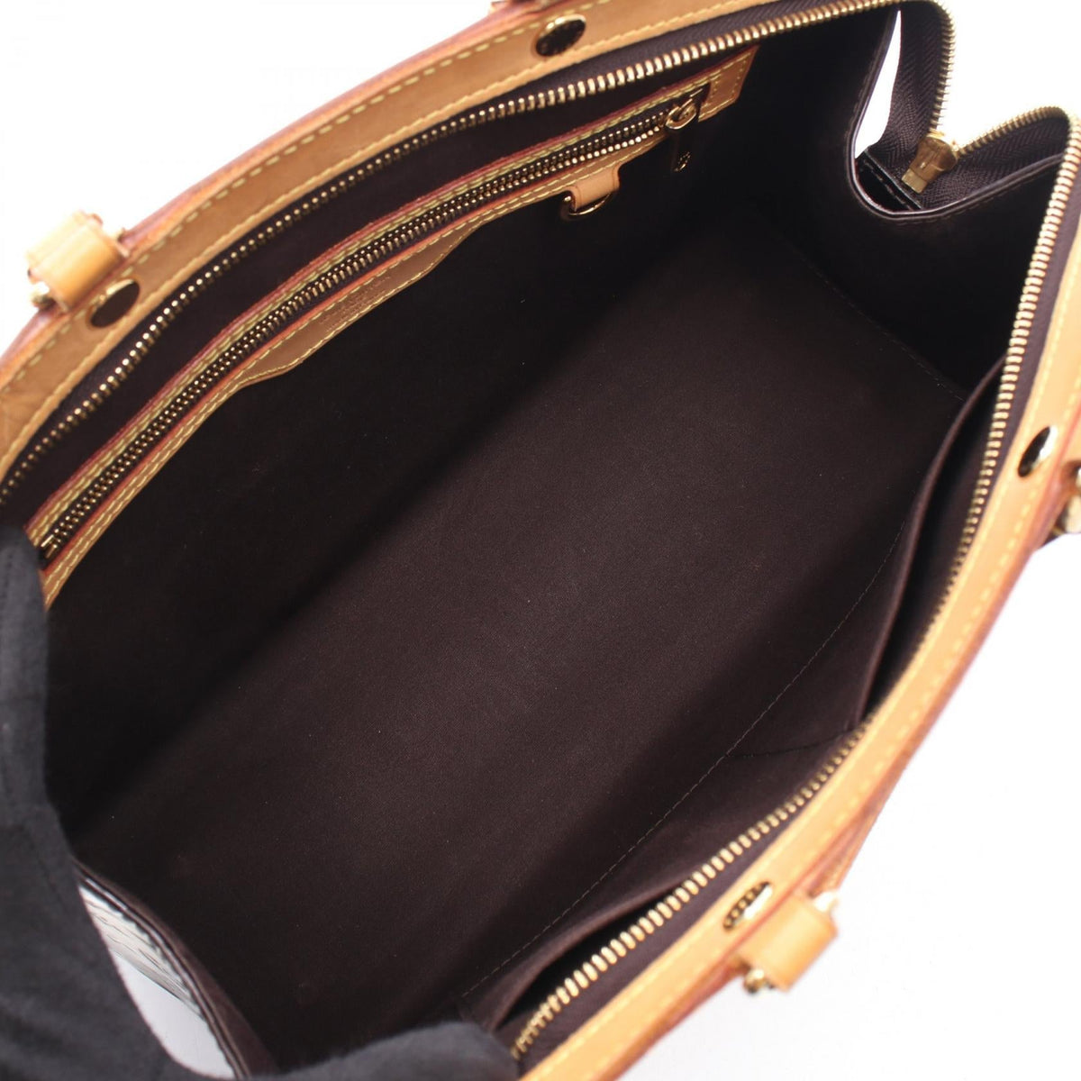 Louis Vuitton Blea MM · Monogram Vernis