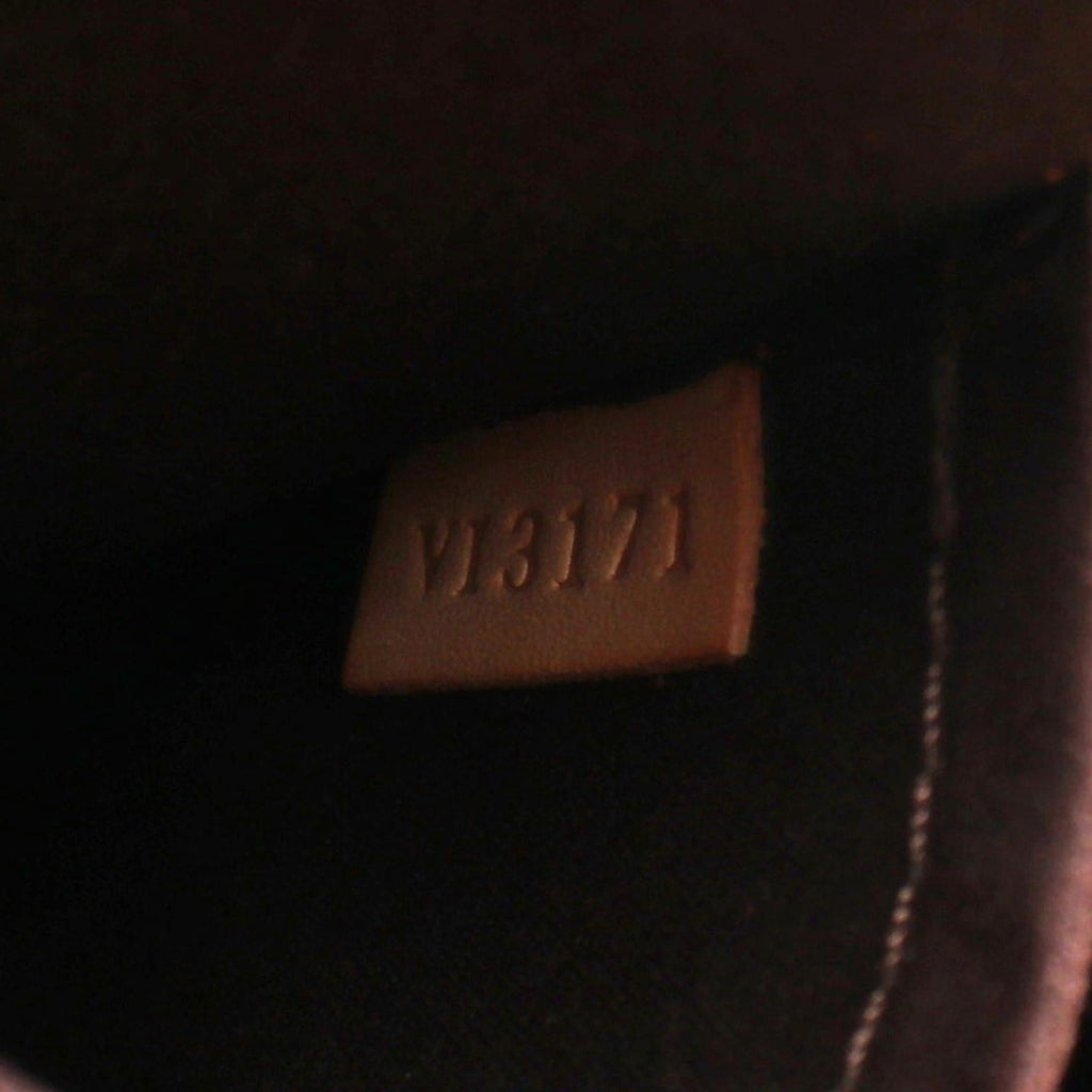 Louis Vuitton Blea MM · Monogram Vernis