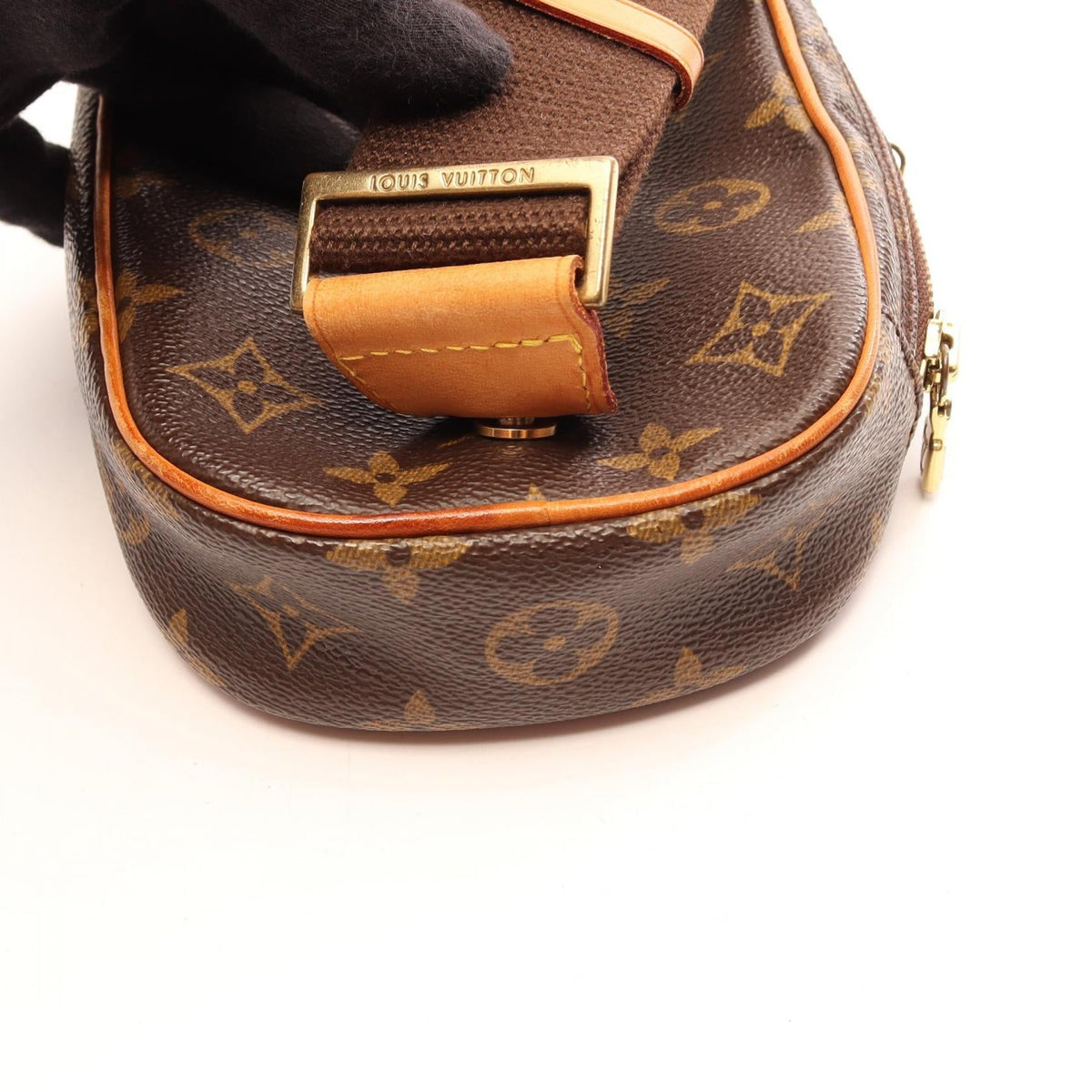 Louis Vuitton Pochette Gange · Monogram