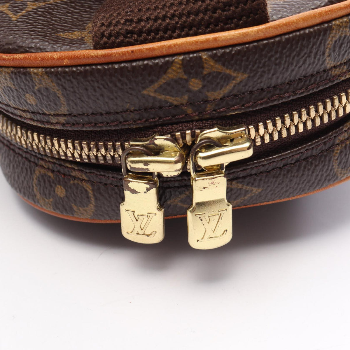 Louis Vuitton Pochette Gange · Monogram