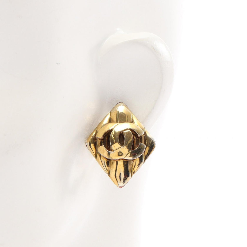 CHANEL Matelassé Rhombus Earrings · Gold Plated