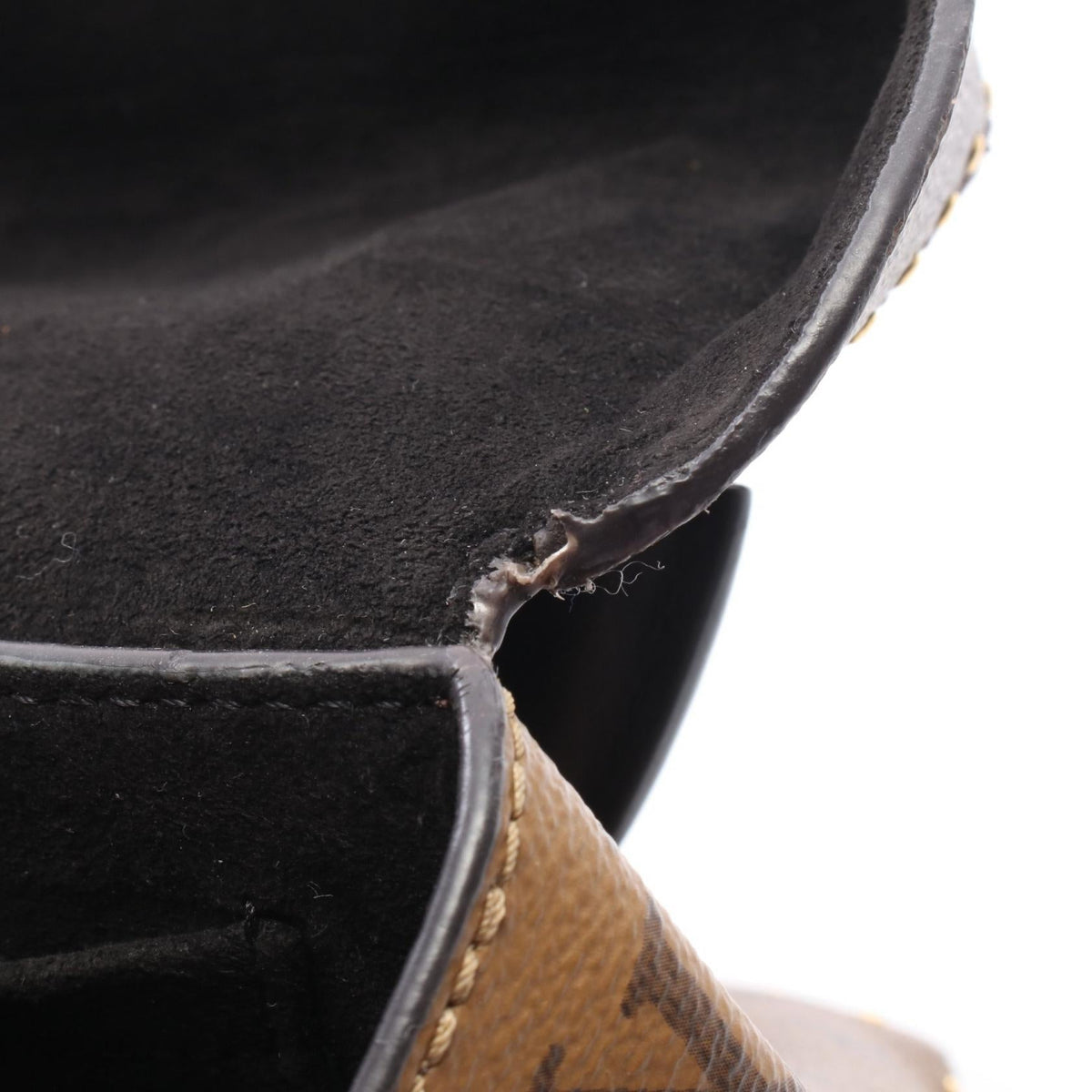 Louis Vuitton Camera Box · Monogram Reverse