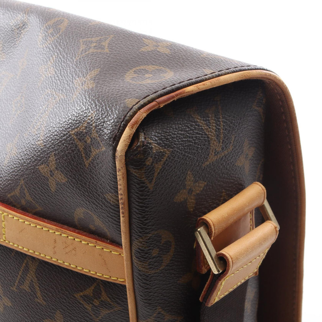 LOUIS VUITTON Abbesses · Monogram