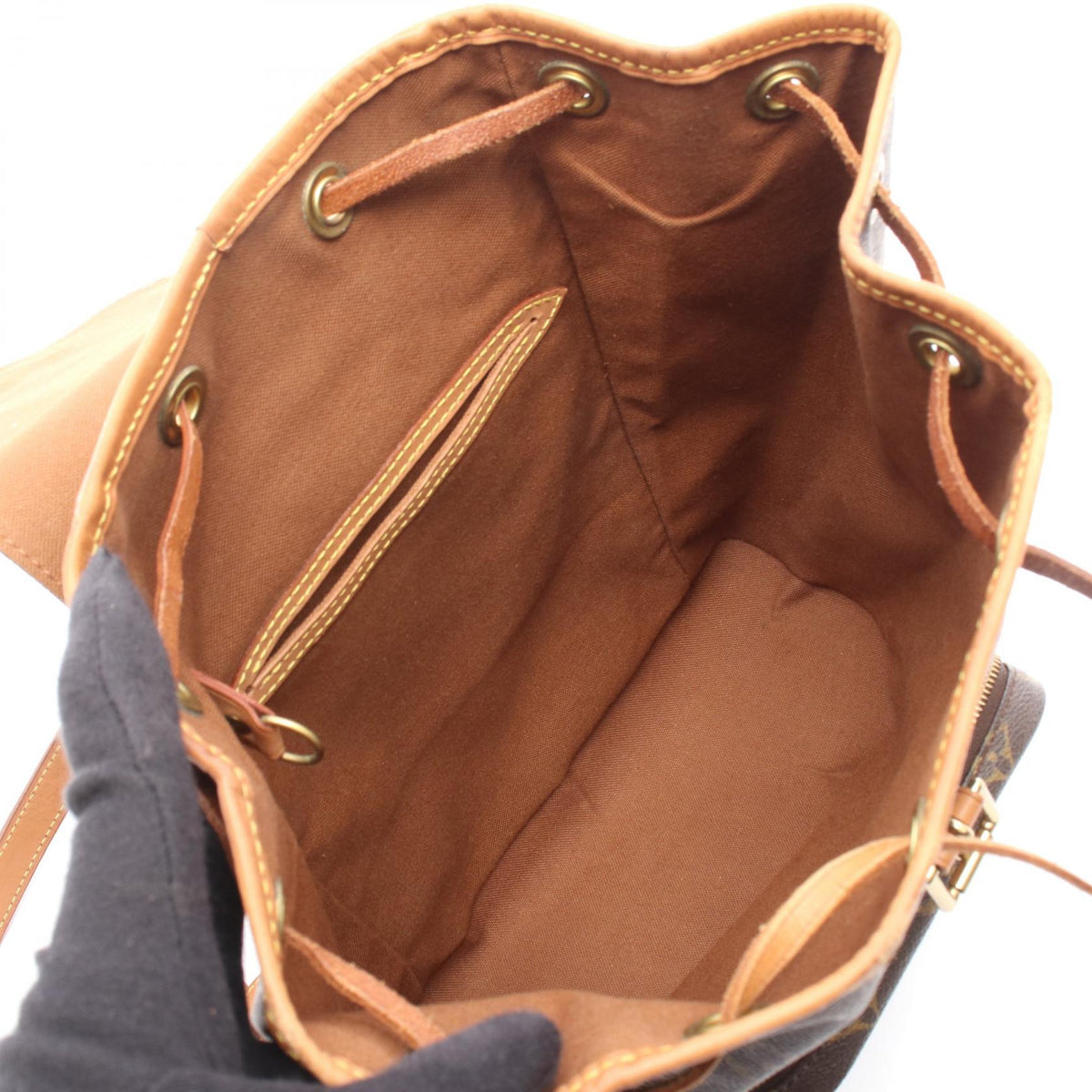 Louis Vuitton Montsouris MM · Monogram