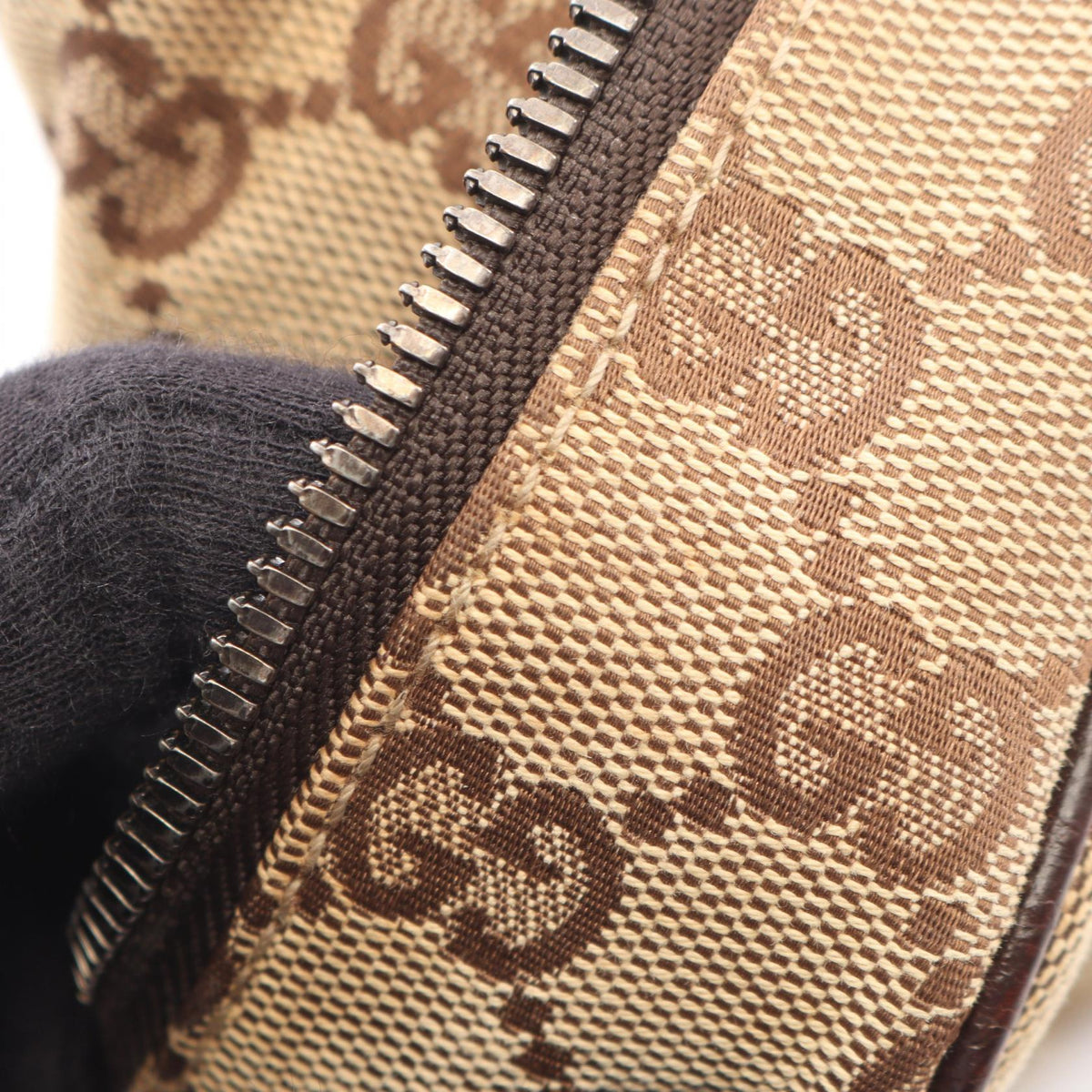 Gucci GG Canvas · Crossbody