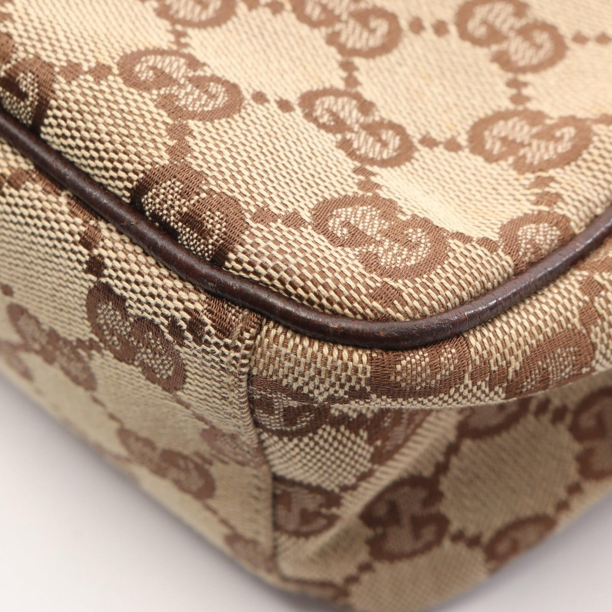 Gucci GG Canvas · Crossbody