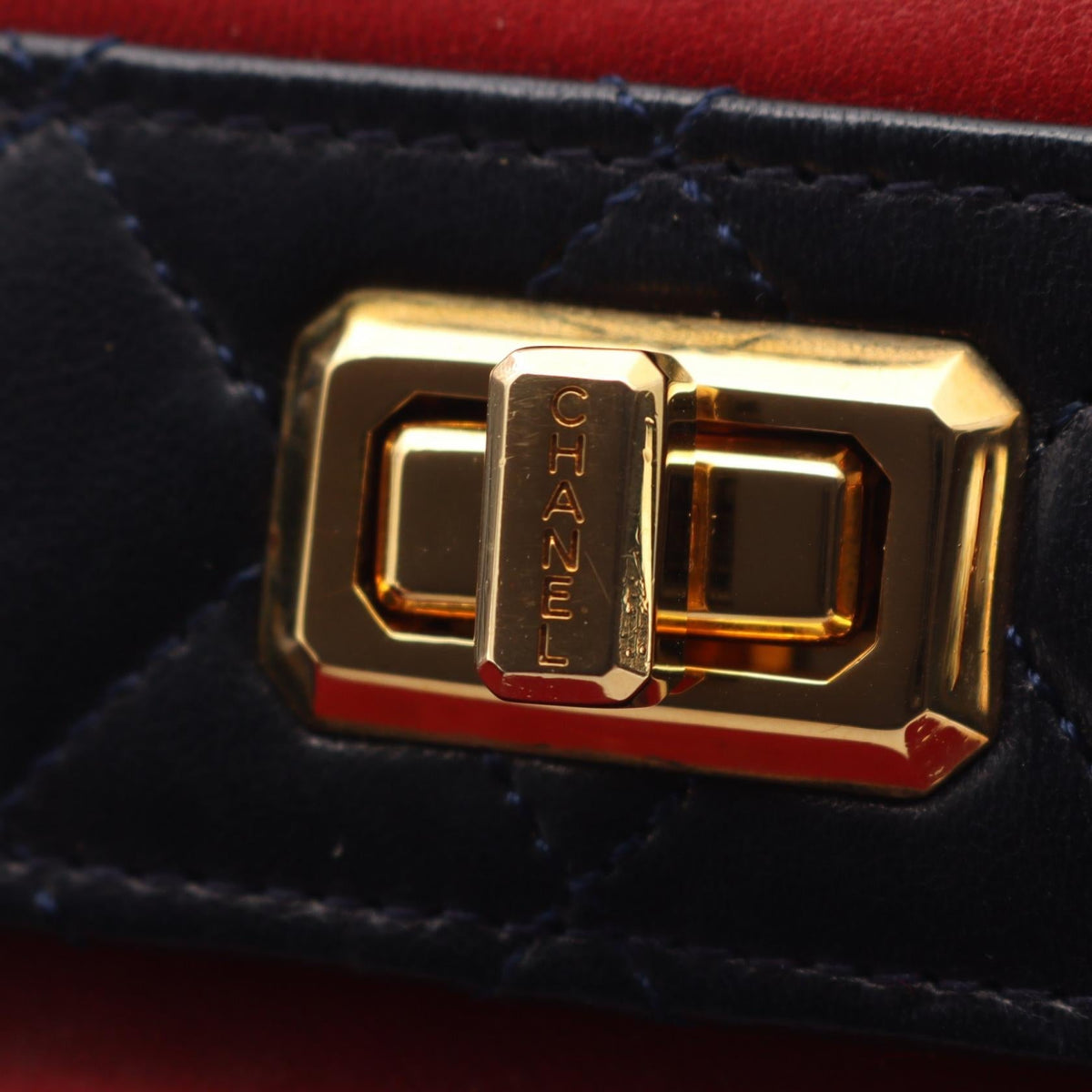 Chanel Matelassé · Bicolor · Lambskin