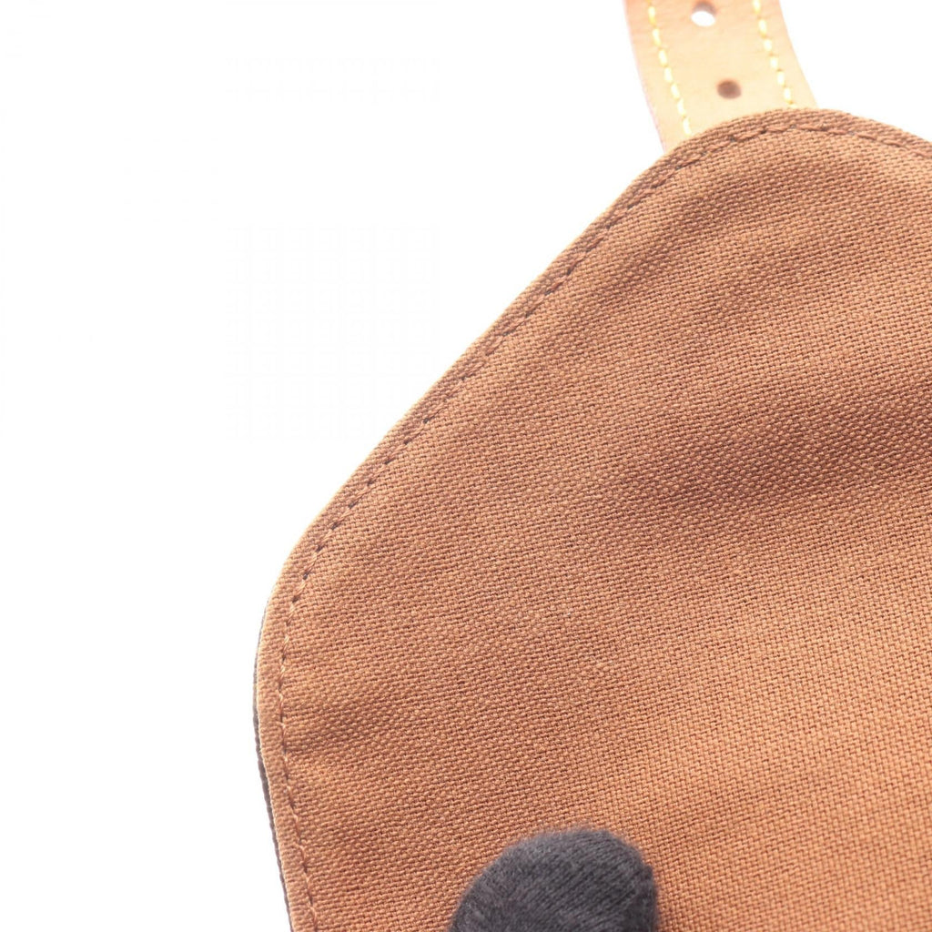 Louis Vuitton Montsouris MM · Monogram