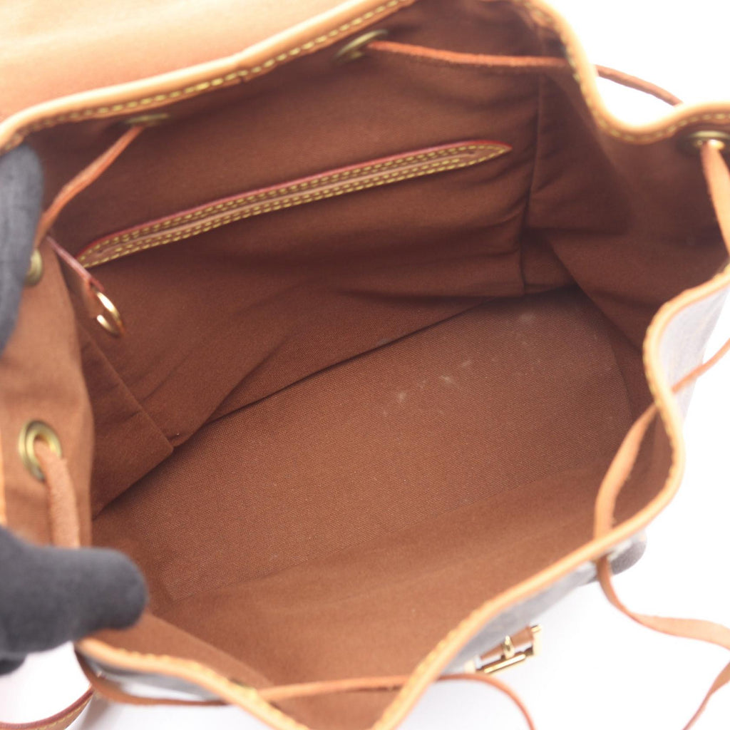 Louis Vuitton Montsouris MM · Monogram