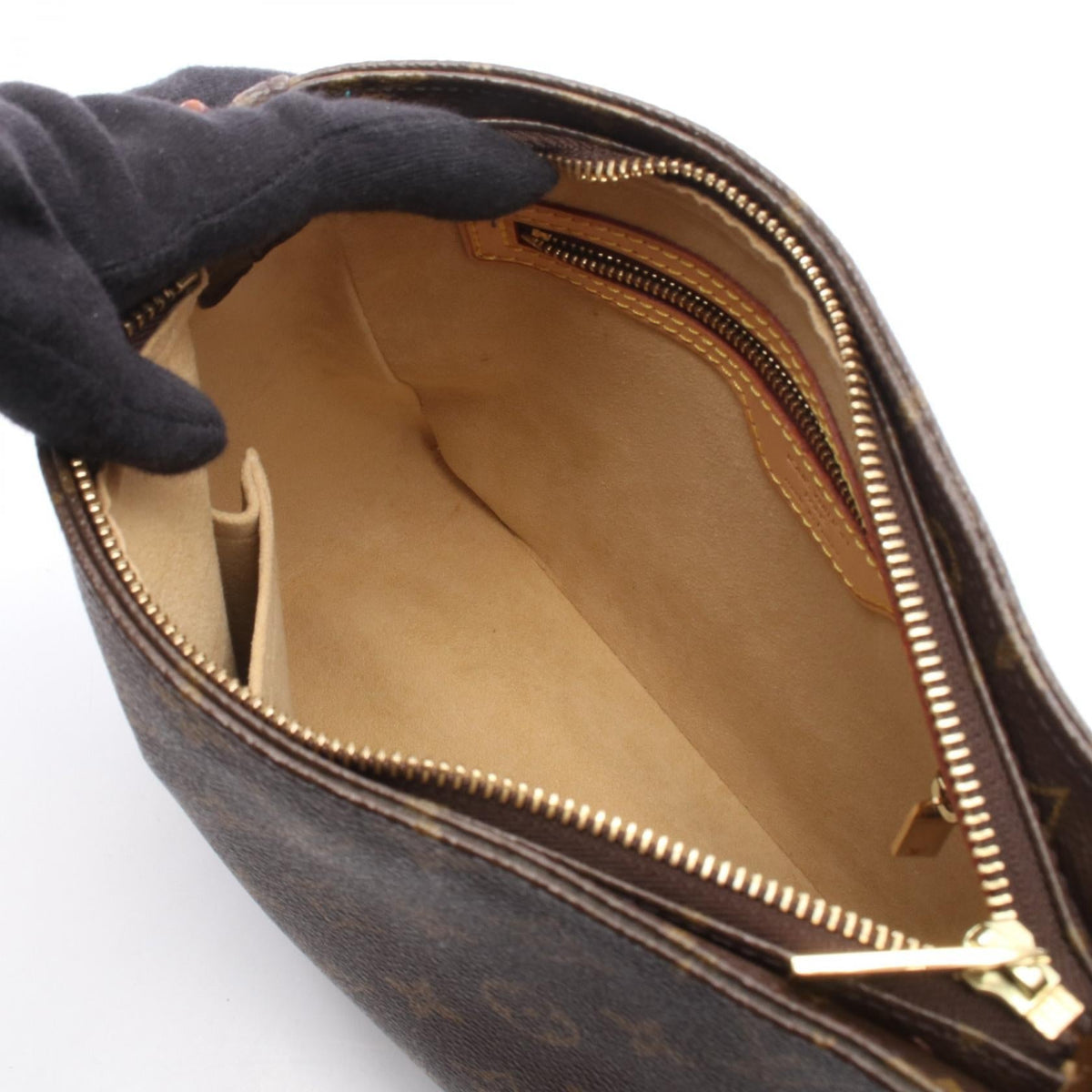 Louis Vuitton Looping MM · Monogram