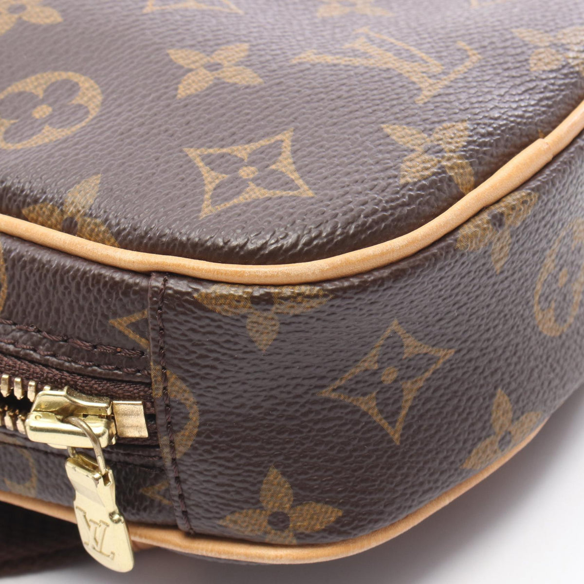 Louis Vuitton Pochette Gange · Monogram