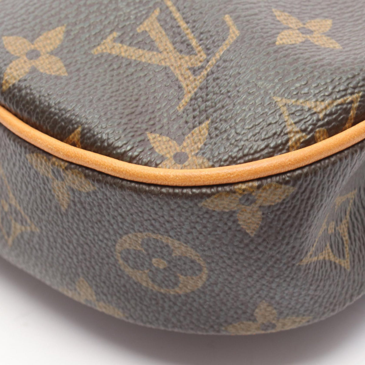 Louis Vuitton Odeon MM · Monogram Canvas