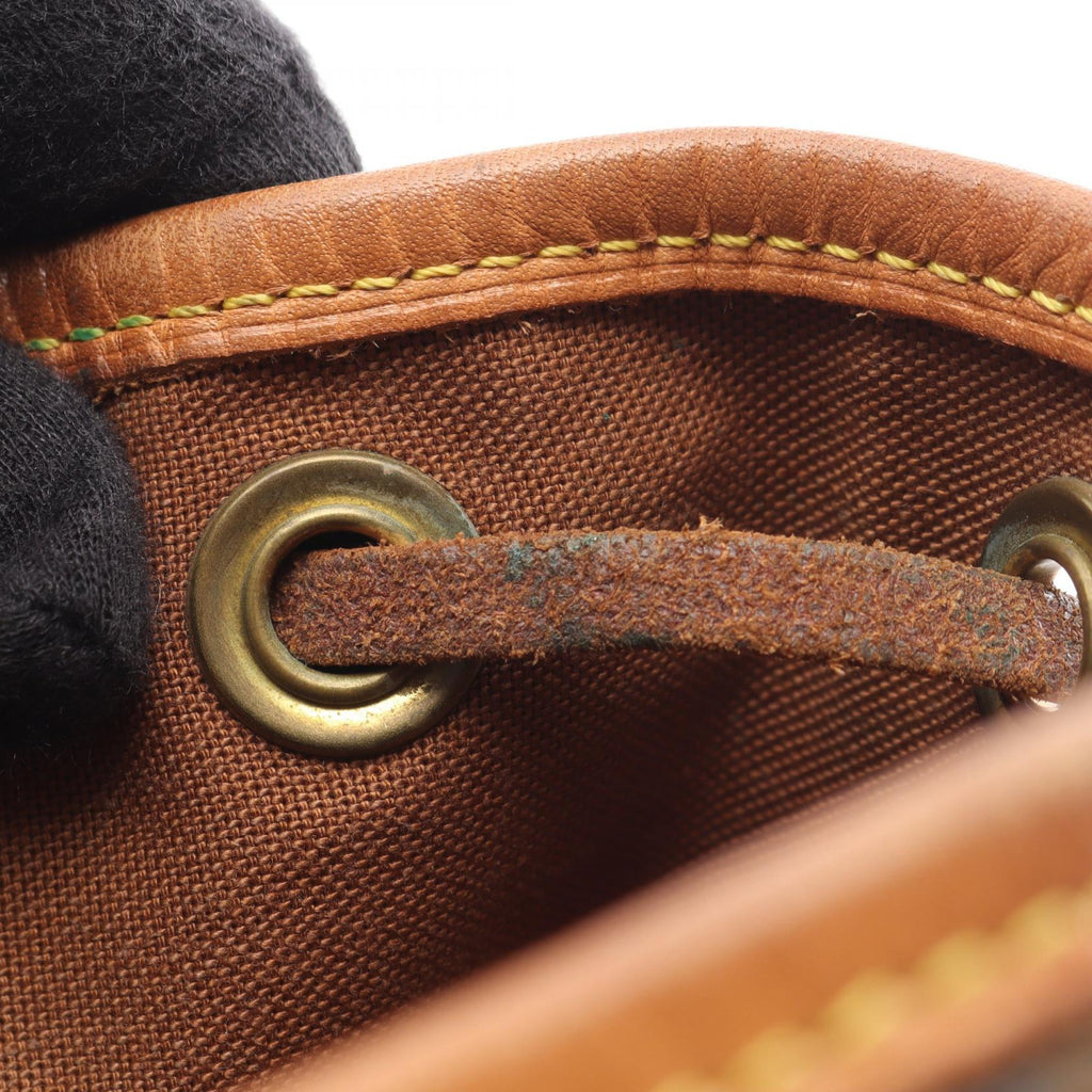 Louis Vuitton Montsouris MM · Monogram Canvas