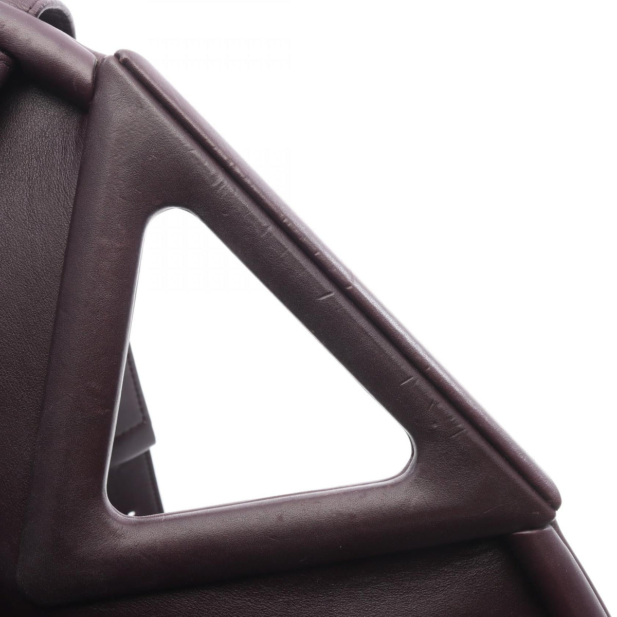 Bottega Veneta Point Medium · Leather