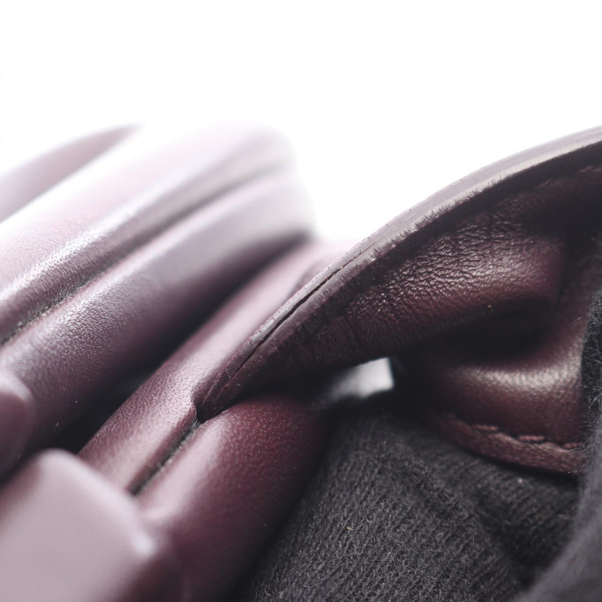 Bottega Veneta Point Medium · Leather