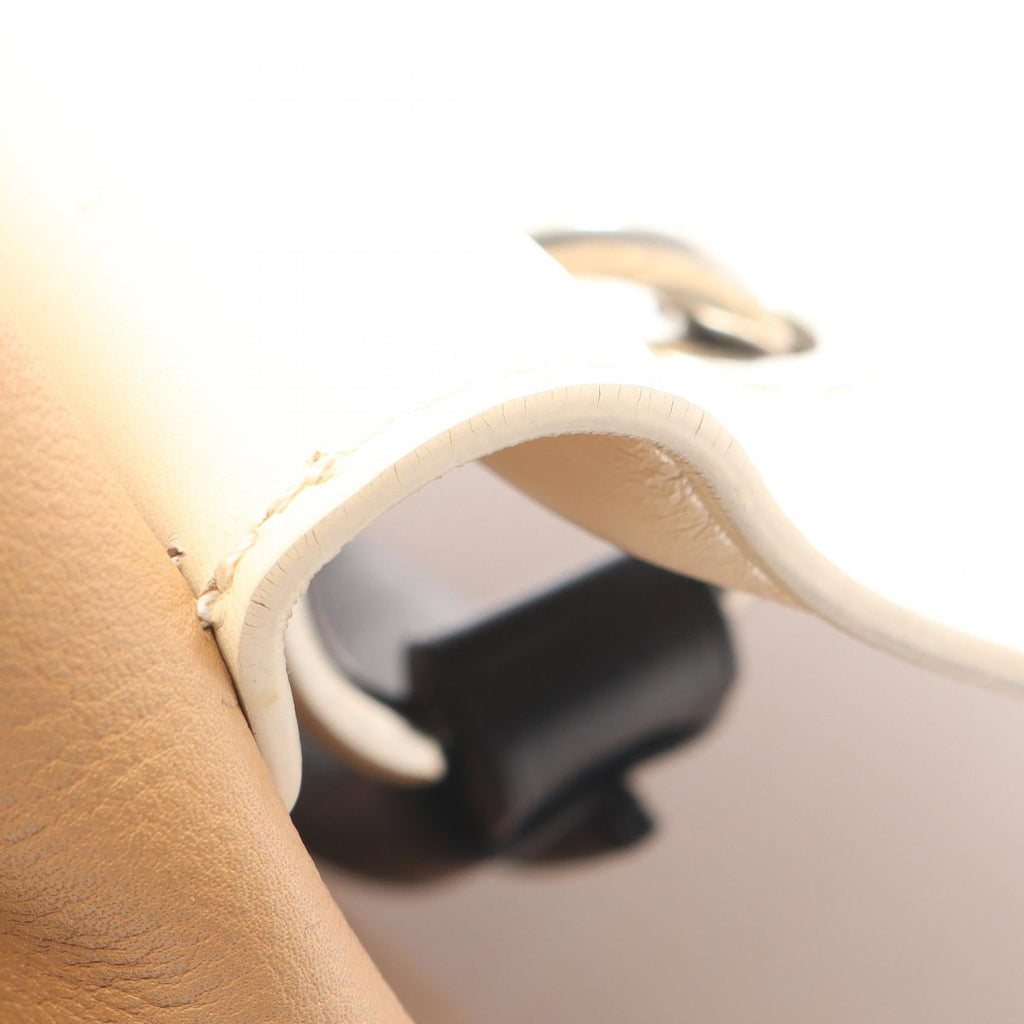 Louis Vuitton Very One Handle · Calfskin