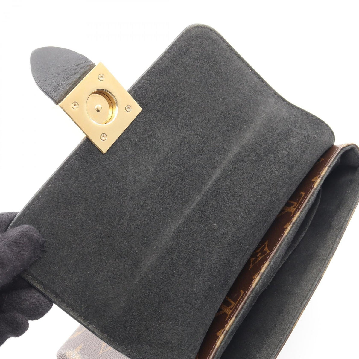 Louis Vuitton Locky BB · Monogram