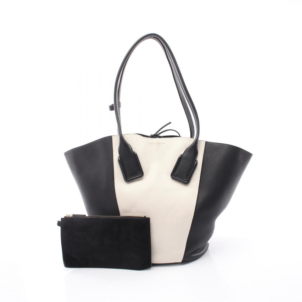 Bottega Veneta Basket Medium · Canvas Tote
