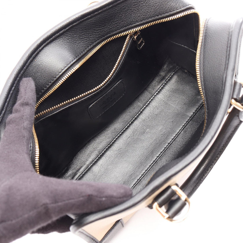 Loewe Amazona 23 · Leather