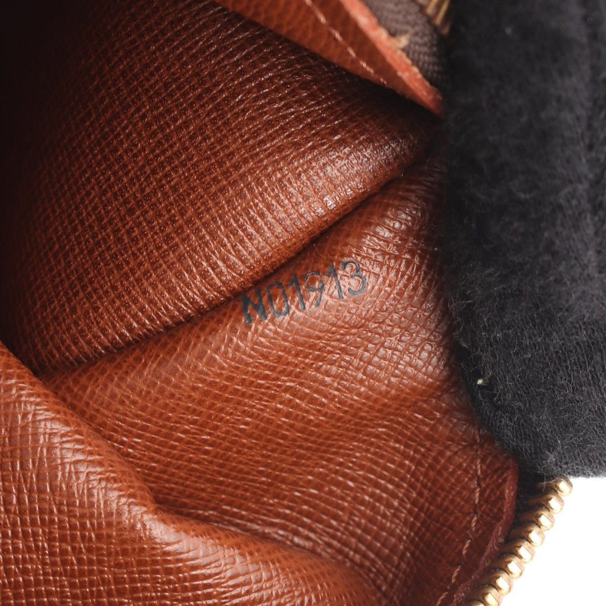 Louis Vuitton Papillon 26 · Monogram