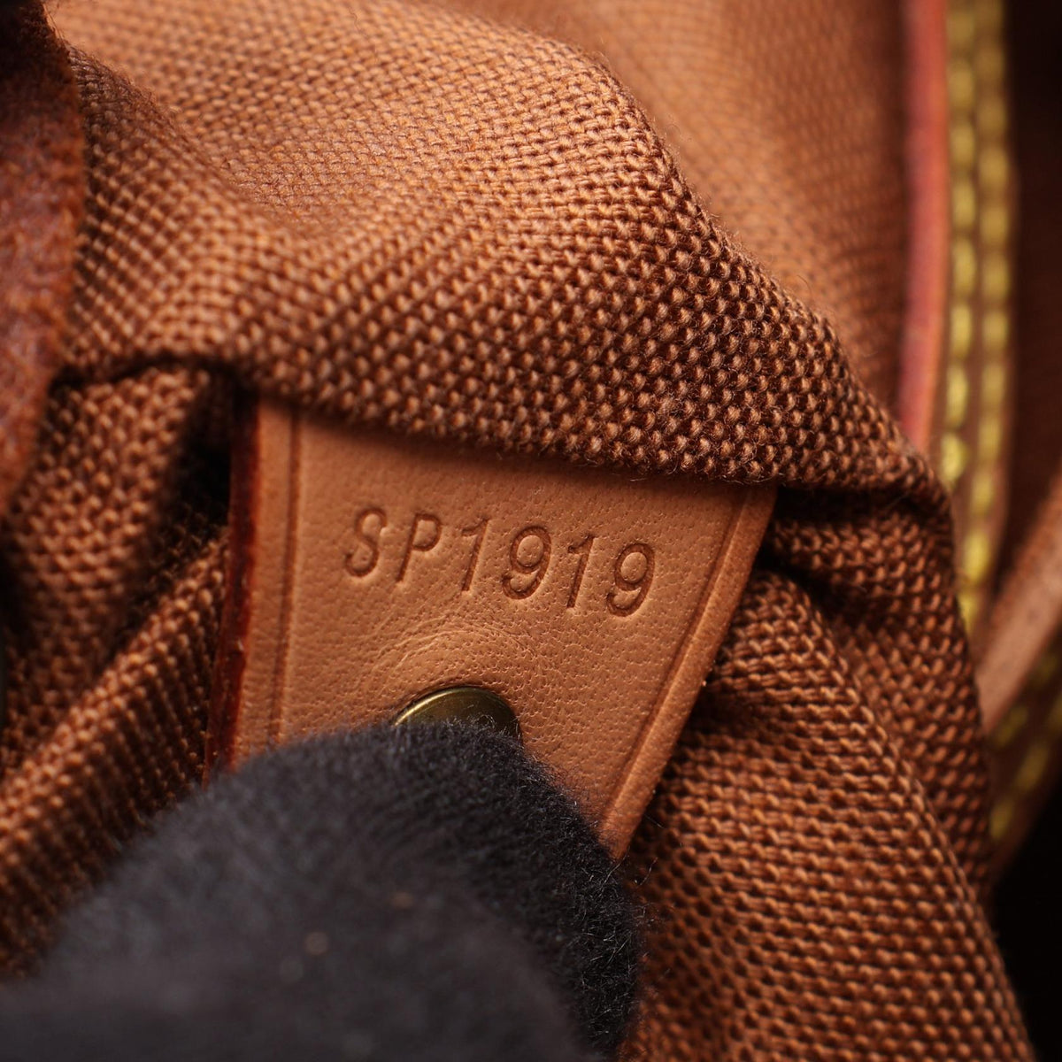Louis Vuitton Montsouris GM · Monogram Canvas
