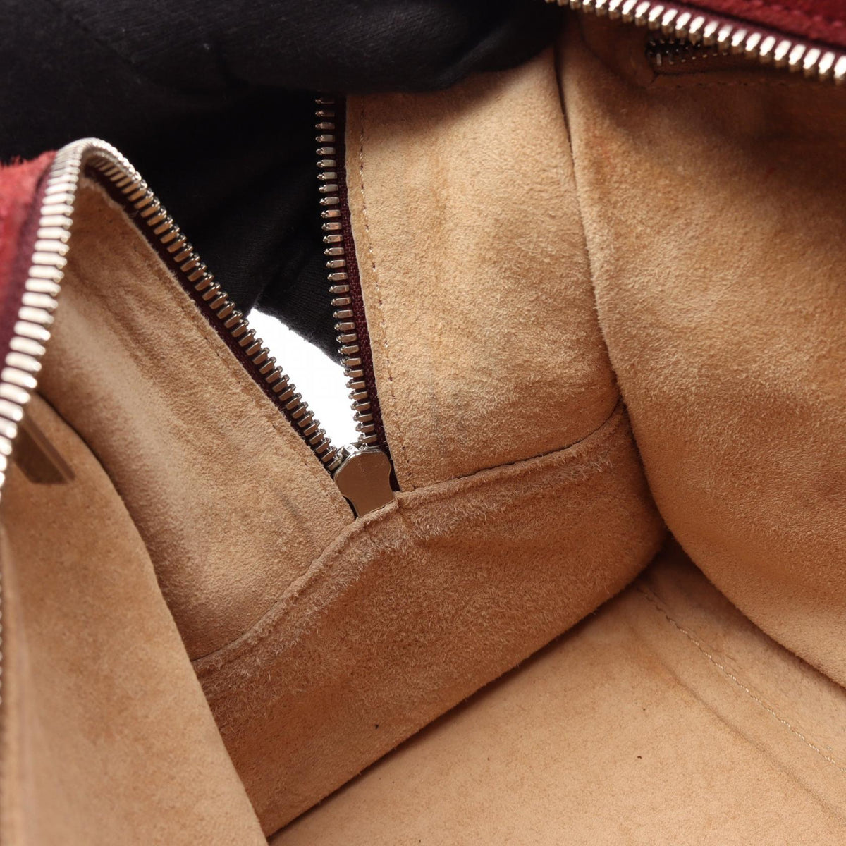 Loewe Amazonas · Suede