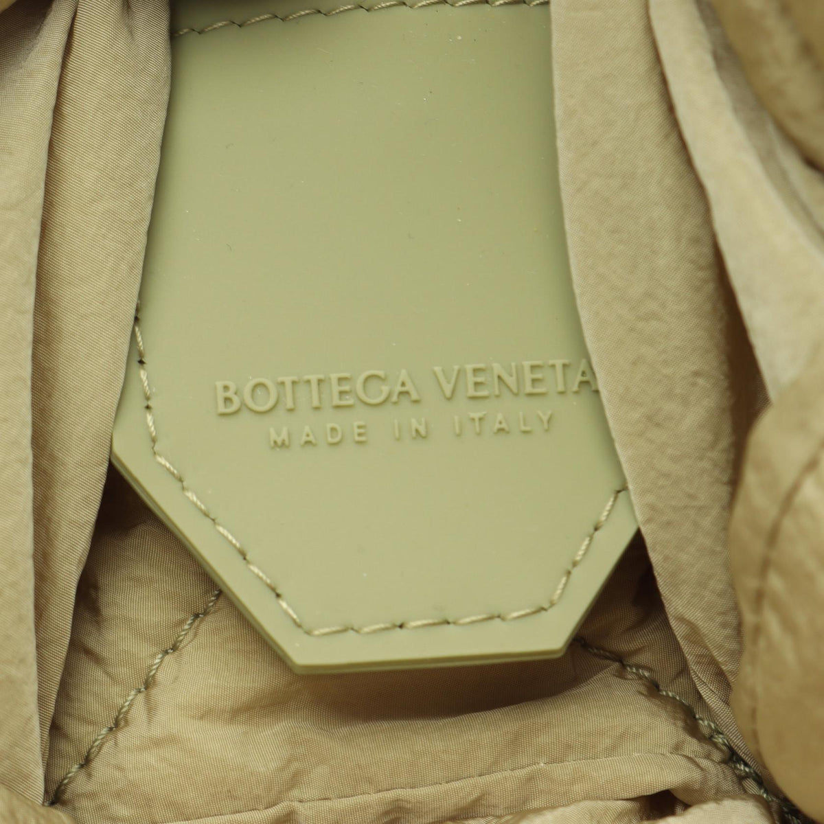 Bottega Veneta Maxi Intrecciato Cassette