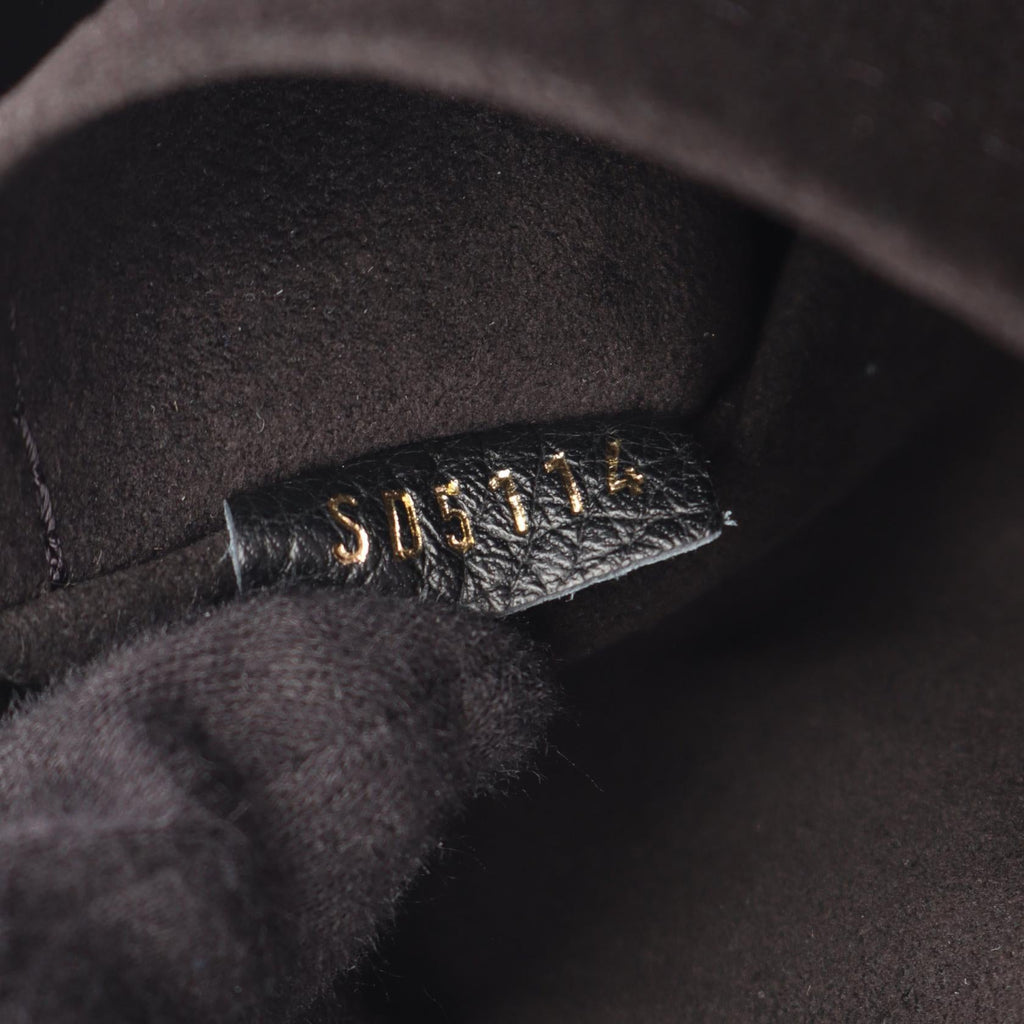 Louis Vuitton Estrella · Monogram Canvas
