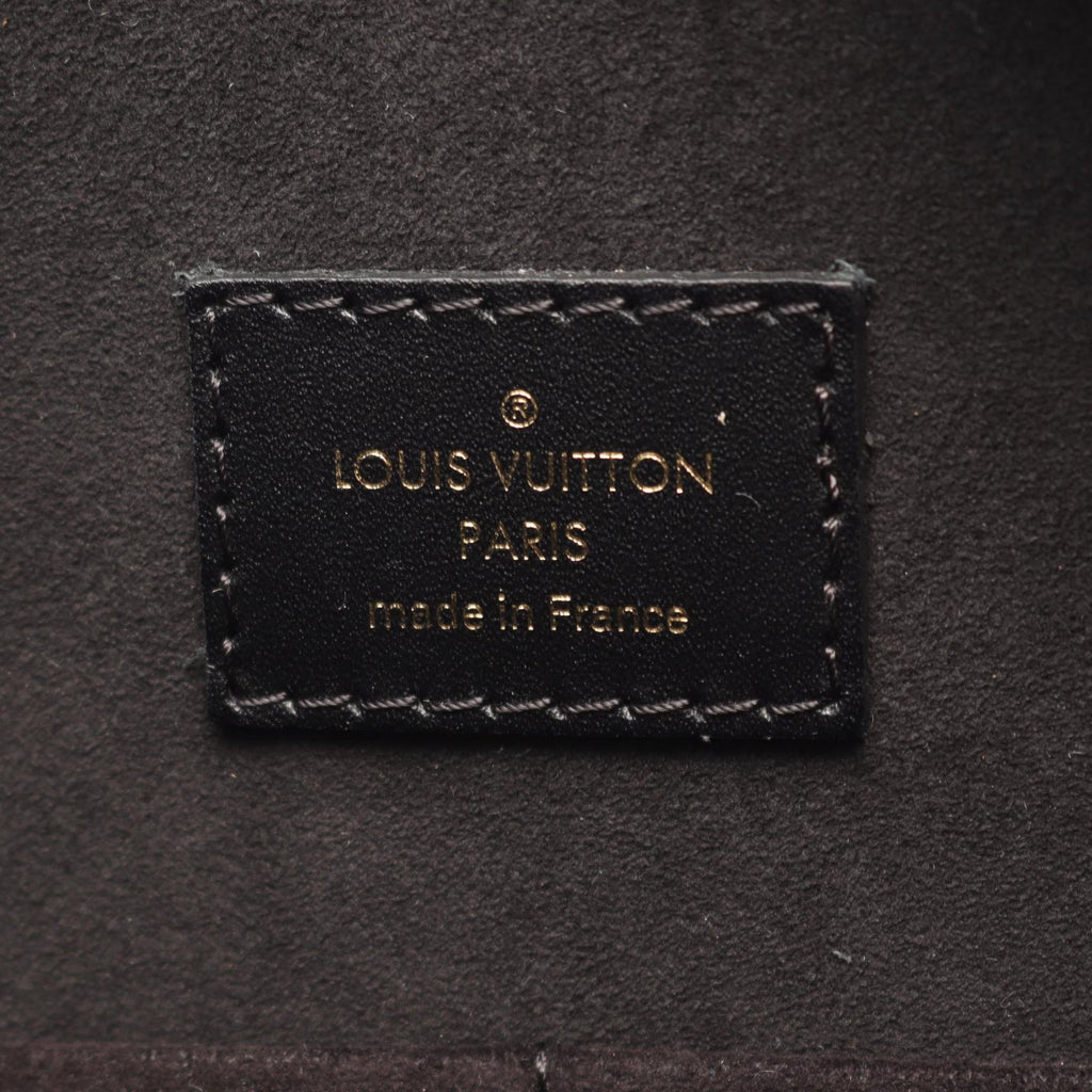Louis Vuitton Sac Triangle PM · Monogram