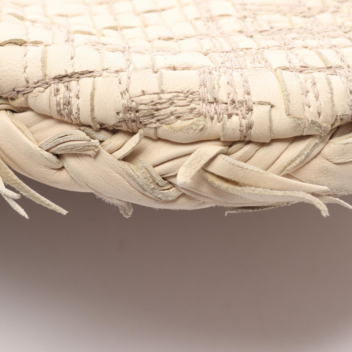 Bottega Veneta Intrecciato · Lambskin