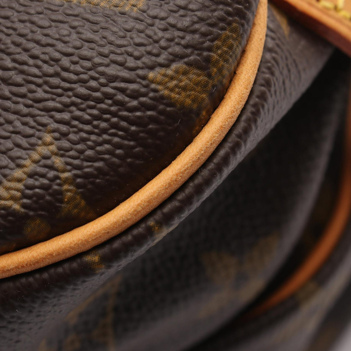 Louis Vuitton Saumur 30 · Monogram Canvas