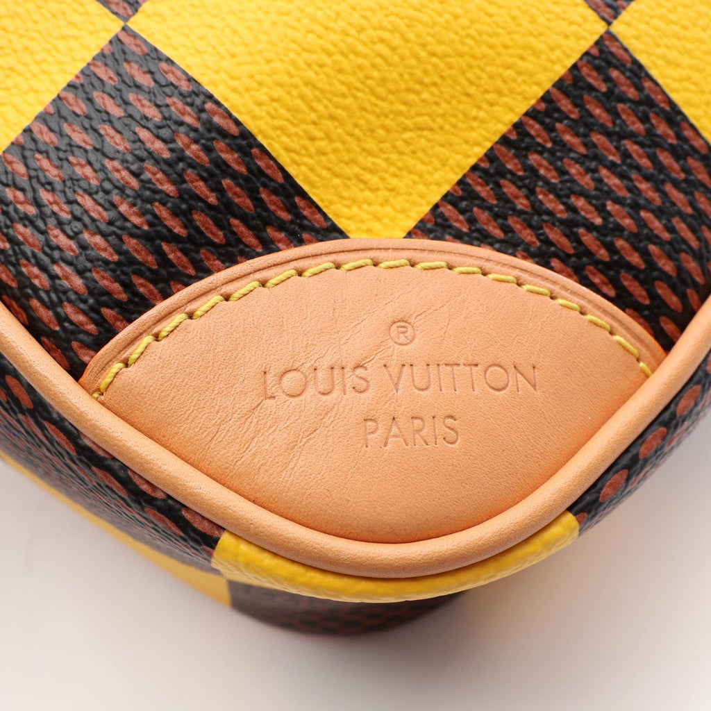 LOUIS VUITTON Chess · Damier Pop Jaune