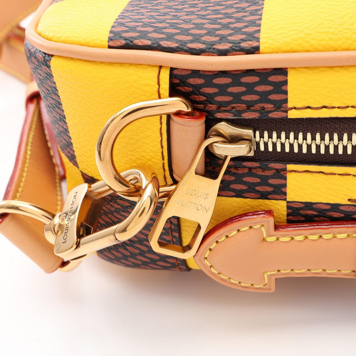 LOUIS VUITTON Chess · Damier Pop Jaune