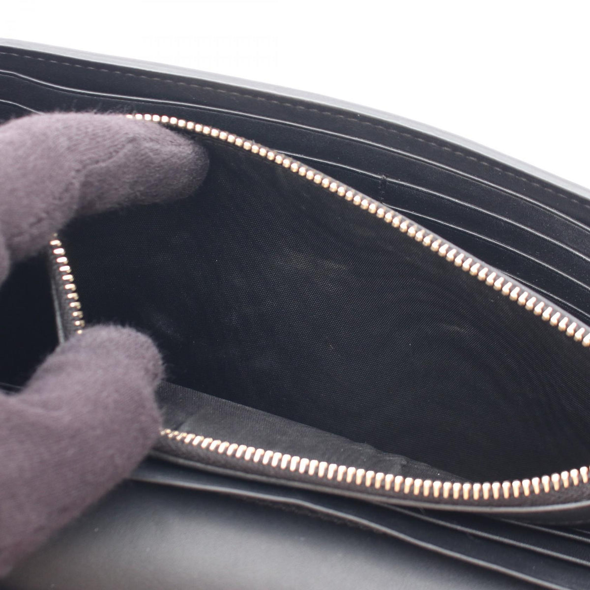 Saint Laurent Classic Y · Leather Shoulder Bag
